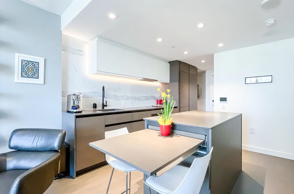 1705 620 CARDERO STREET, Vancouver BC V6G 0C7, Vancouver BC — Residential for Sale - Photo 2