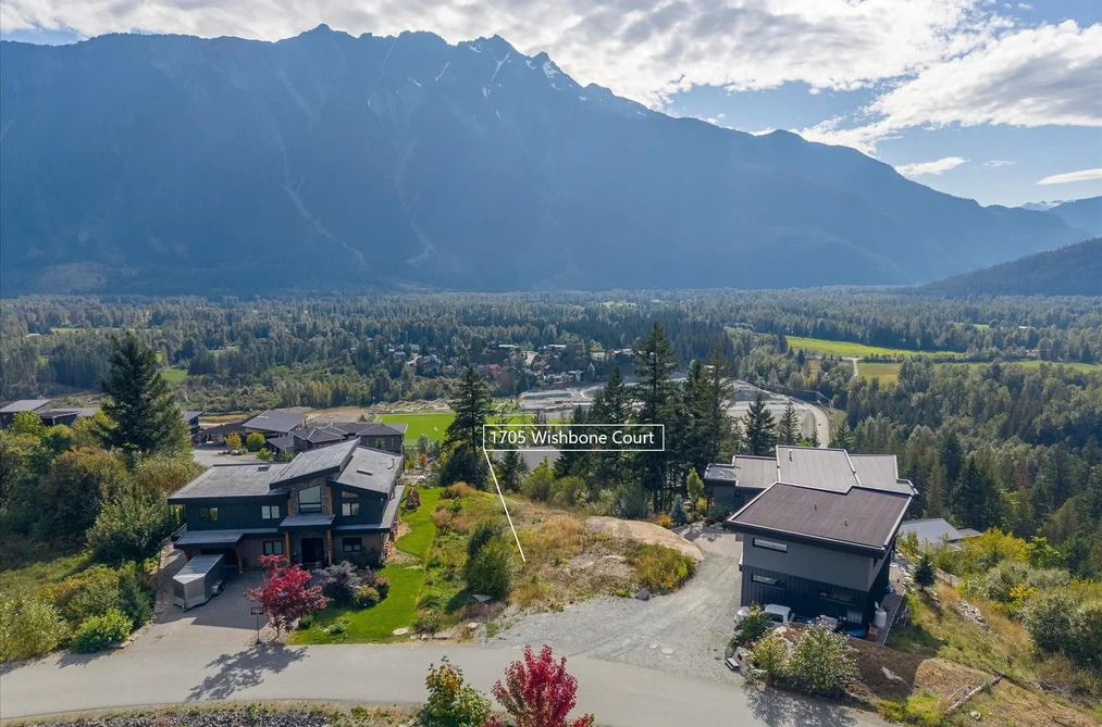 Property for sale at 1705 Wishbone Court Pemberton British Columbia - MLS: R3169765