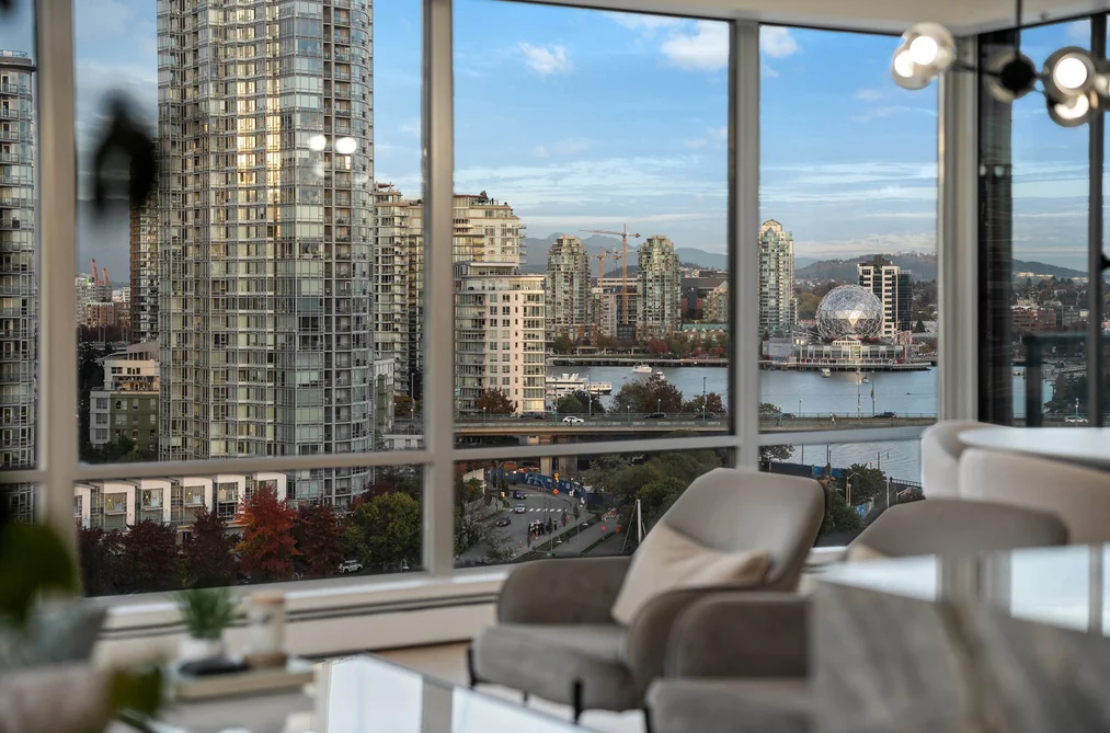 1706 - 1228 Marinaside Crescent, Vancouver, BC - MLS: R3179723 - Photo 1 1706 - 1228 Marinaside Crescent, Vancouver, BC - MLS: R3179723 - Photo 1