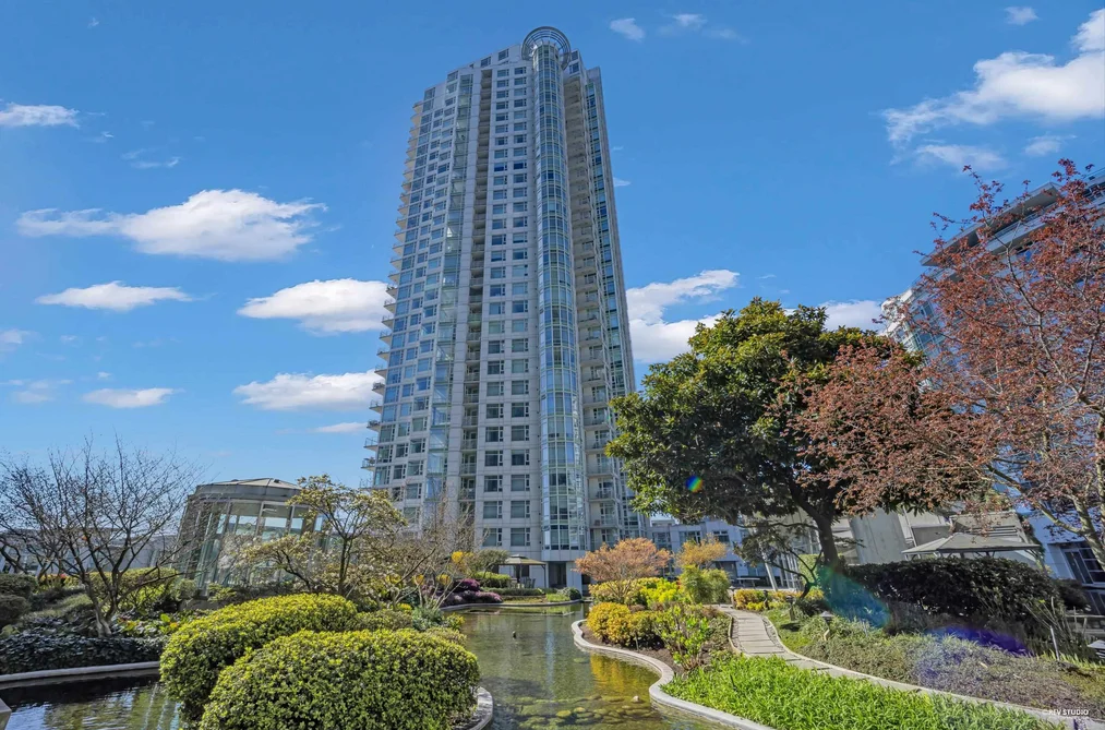 Condo for sale at 1707 1199 Marinaside Crescent Vancouver British Columbia - MLS: R3110943