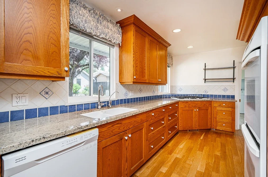 1707 HAVERSLEY AVENUE, Coquitlam BC V3J 1V8, Coquitlam BC — Residential for Sale — Photo 13 of 40