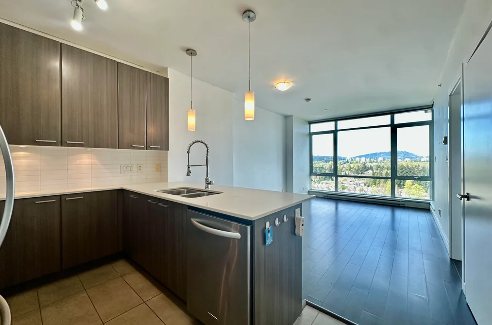 Condo for sale at 1708 2955 Atlantic Avenue Coquitlam British Columbia - MLS: R3114863