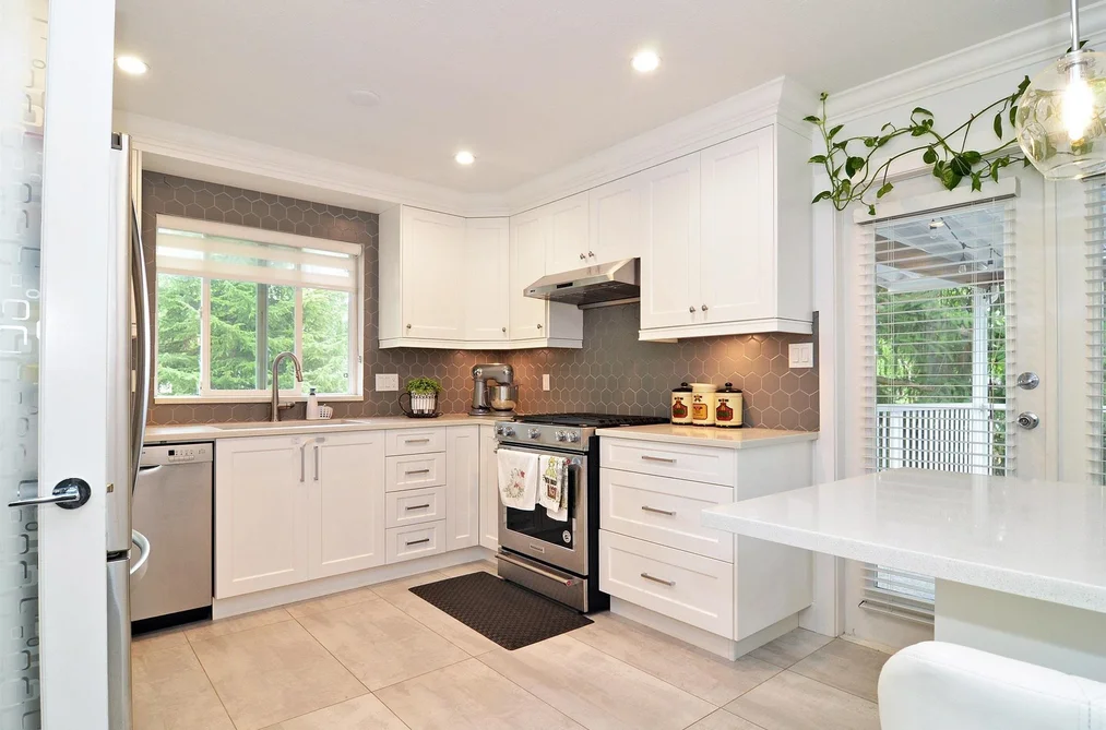 17134 62 Avenue, Surrey, BC - House for Sale - Photo 2 of 19 17134 62 Avenue, Surrey, BC - House for Sale - Photo 2 of 19