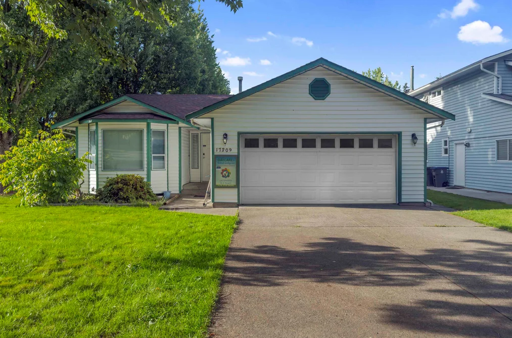 17209 62A AVE, Surrey BC V3S 6V6, Surrey BC — Residential for Sale - Photo 2