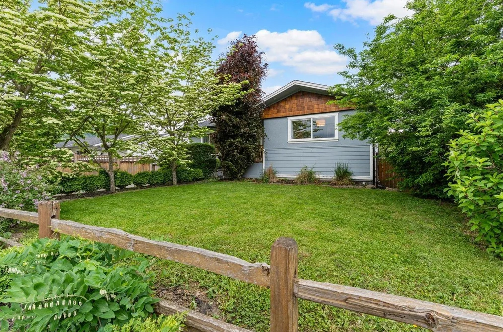 1723 AGASSIZ AVENUE, Agassiz BC V0M 1A3, Agassiz BC — Residential for Sale - Photo 2