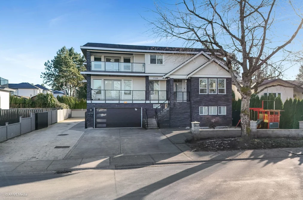 House for sale at 17268 61a Avenue Surrey British Columbia - MLS: R3115545