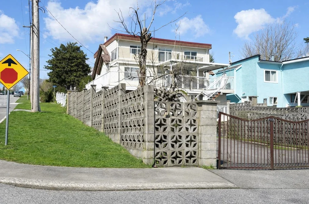 House for sale at 1728 Seventh Ave New Westminster British Columbia - MLS: R3106284