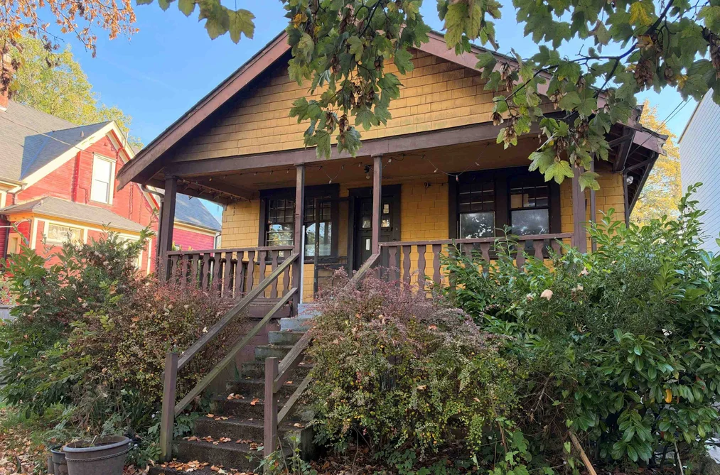 1736 Graveley St, Vancouver, BC - MLS: R3176051