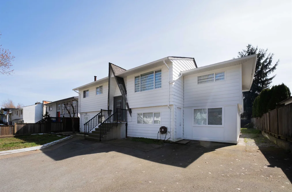 17396 62A AVENUE, Surrey BC V3S 5J1, Surrey BC — Residential for Sale - Photo 2