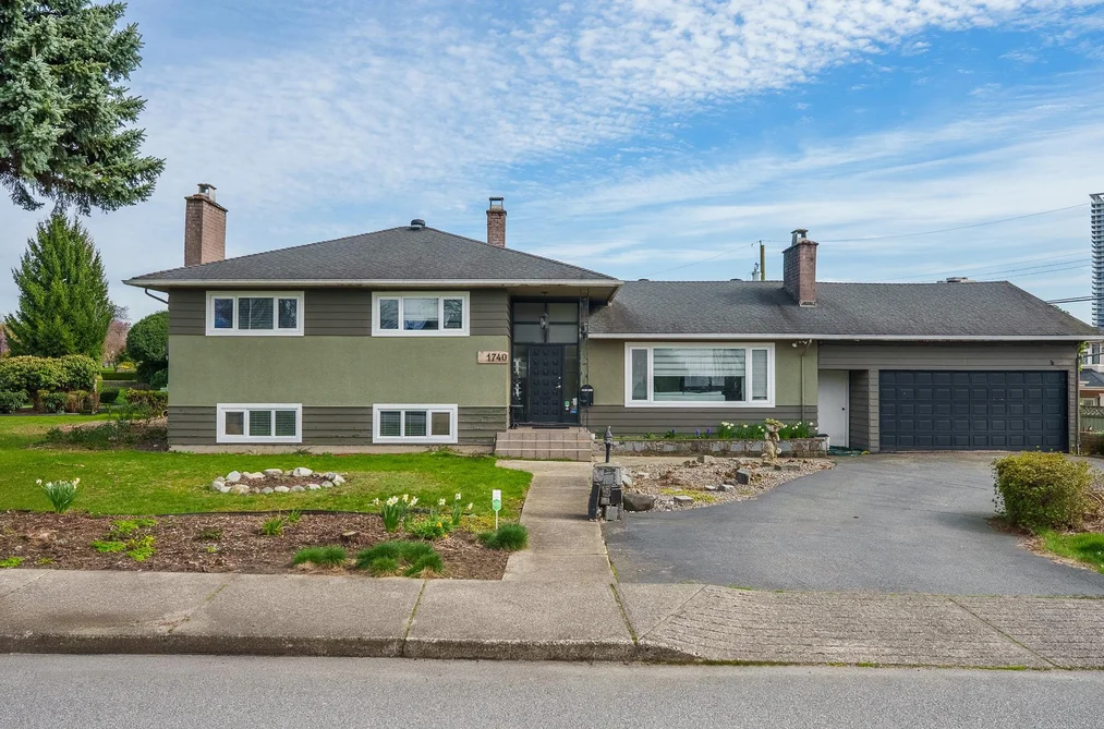 House for sale at 1740 Beta Avenue Burnaby British Columbia - MLS: R3104114