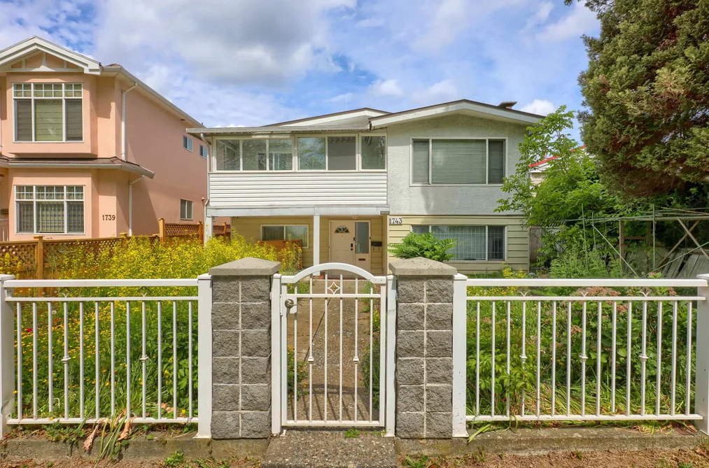 House for sale at 1743 E 49th Avenue Vancouver British Columbia - MLS: R3154702