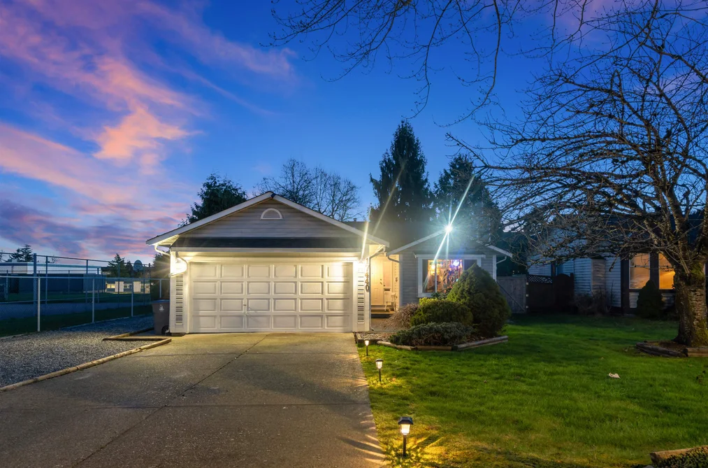 House for sale at 17440 61a Avenue Surrey British Columbia - MLS: R3089951
