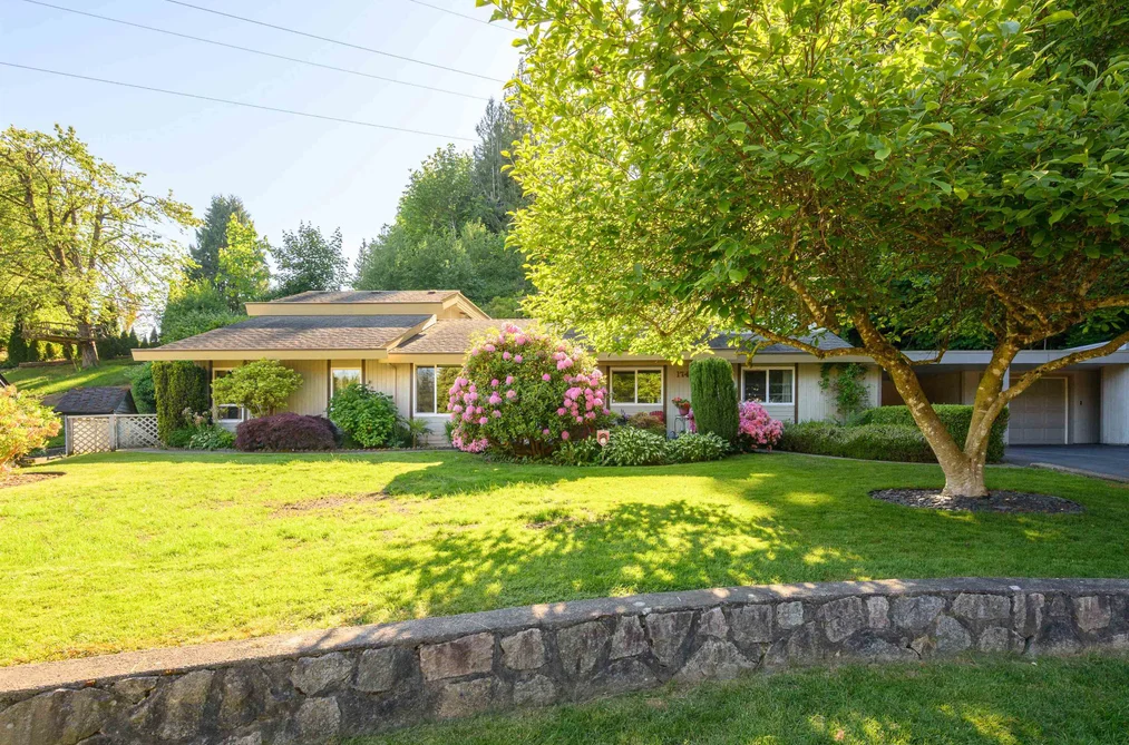 House for sale at 1747 Bellelynn Place North Vancouver British Columbia - MLS: R3127976