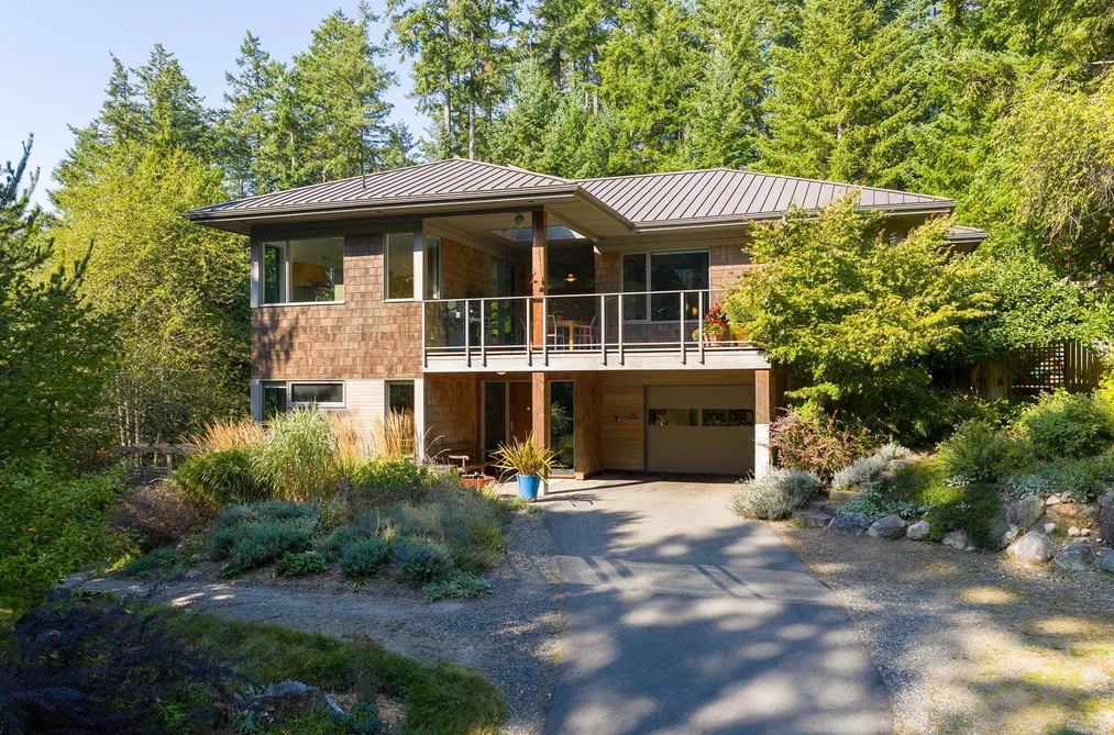 House for sale at 1754 Frances Walk Bowen Island British Columbia - MLS: R3107279