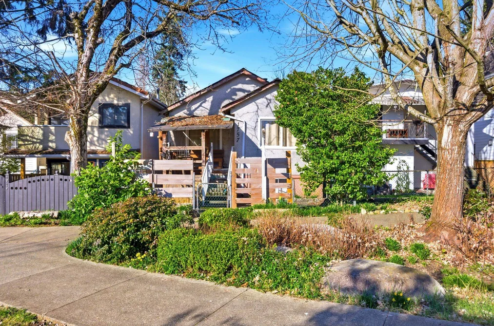 1757 E 8TH AVENUE, Vancouver BC V5N 1T7, Vancouver BC — Residential for Sale - Photo 3