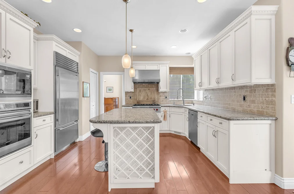 1760 HAMPTON DRIVE, Coquitlam, BC — Residential for Sale — Photo 11 of 40