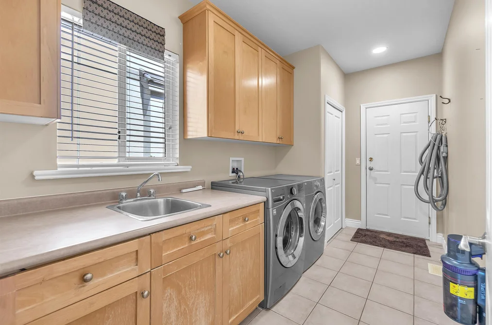1760 HAMPTON DRIVE, Coquitlam, BC — Residential for Sale — Photo 20 of 40