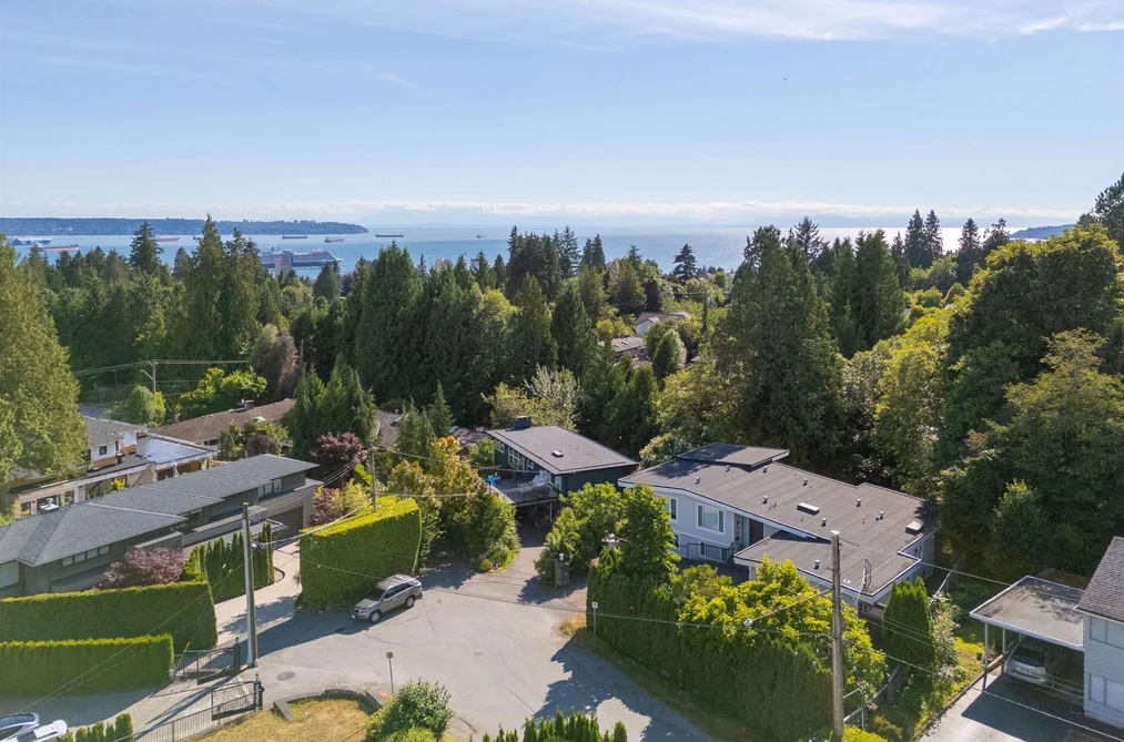1764 OTTAWA PLACE, West Vancouver, BC — Residential for Sale — Photo 4 of 33