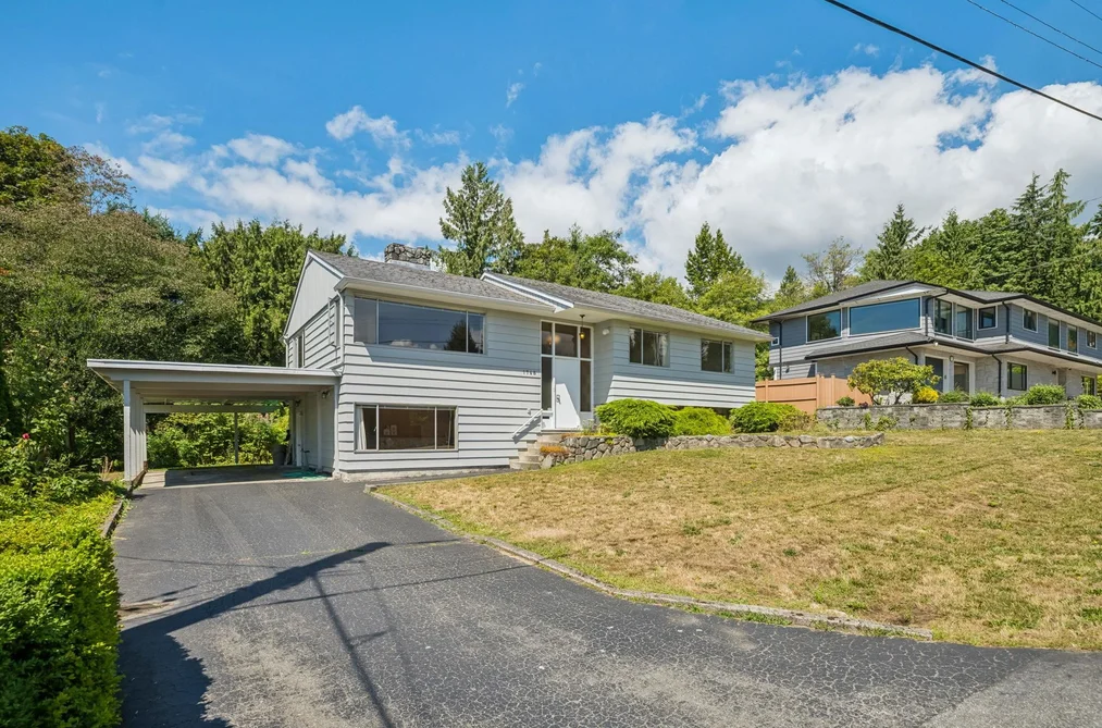 1768 Ottawa Place, West Vancouver, BC - MLS: R3151608 - Photo 2 1768 Ottawa Place, West Vancouver, BC - MLS: R3151608 - Photo 2