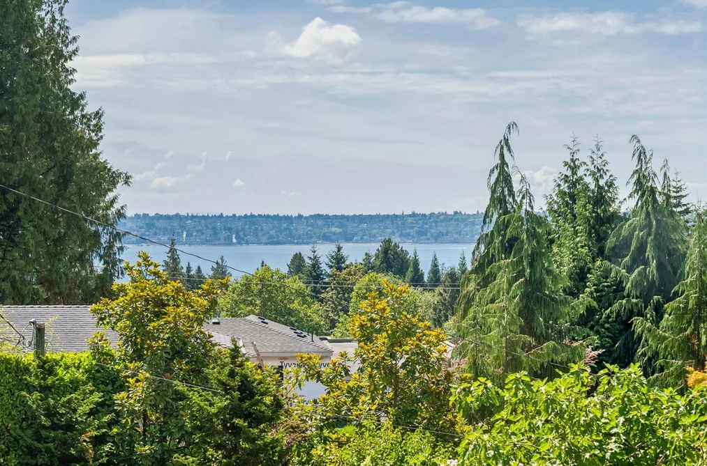 1768 Ottawa Place, West Vancouver, BC - MLS: R3151608 - Photo 3 1768 Ottawa Place, West Vancouver, BC - MLS: R3151608 - Photo 3