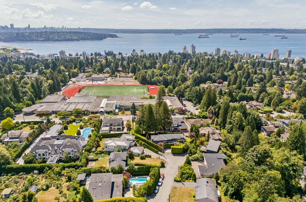 1768 Ottawa Place, West Vancouver, BC - MLS: R3151608 - Photo 8 1768 Ottawa Place, West Vancouver, BC - MLS: R3151608 - Photo 8