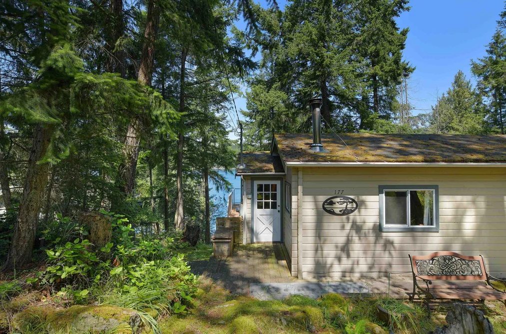 House for sale at 177 Mariners Way Mayne Island British Columbia - MLS: R3017930