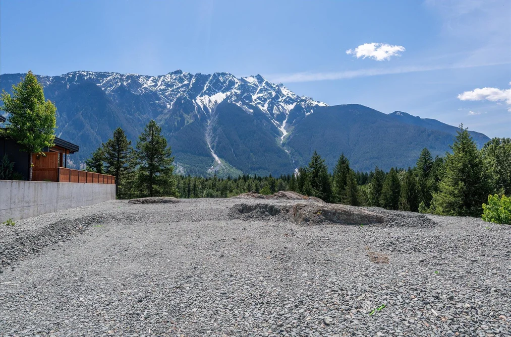 Property for sale at 1770 Pinewood Drive Pemberton British Columbia - MLS: R3128428