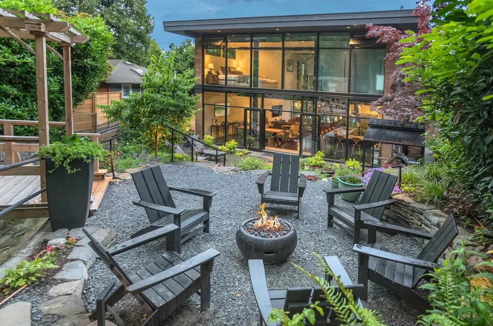 House for sale at 1777 Deep Cove Road North Vancouver British Columbia - MLS: R3102878