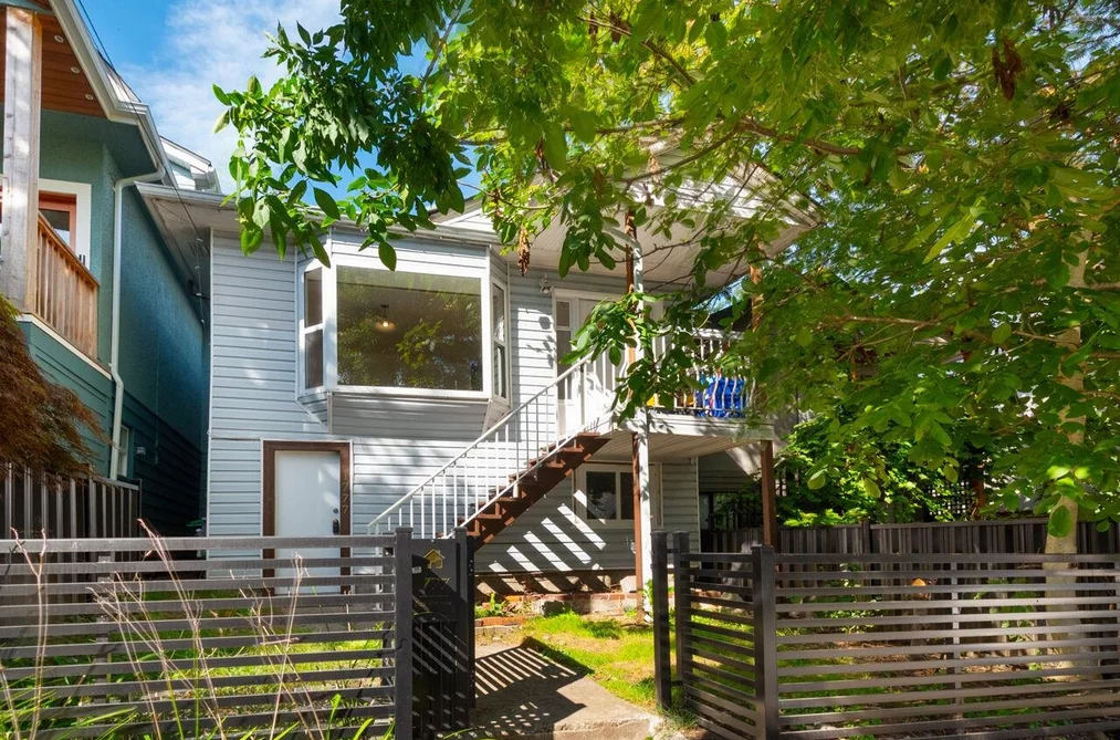 House for sale at 1777 E 4th Avenue Vancouver British Columbia - MLS: R3161446