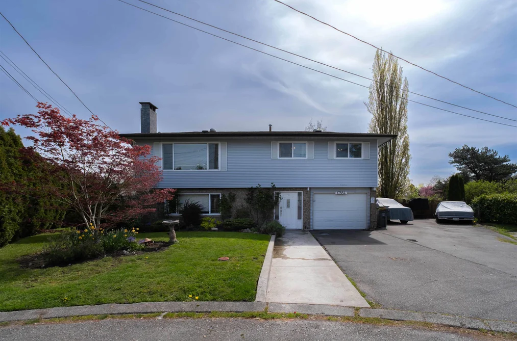House for sale at 17884 57 Avenue Surrey British Columbia - MLS: R3127364