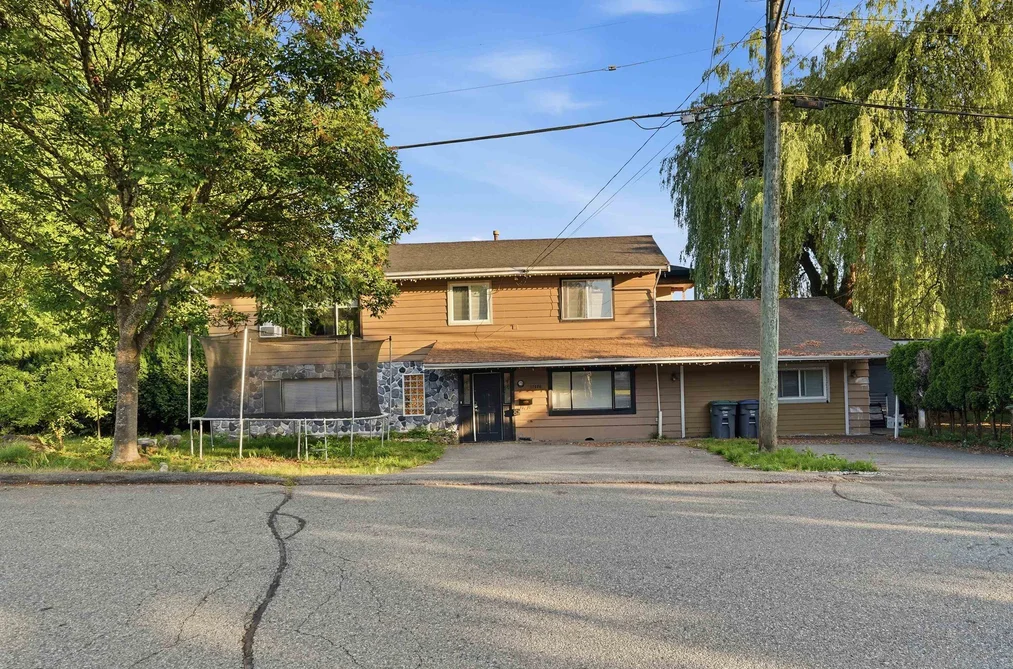 House for sale at 17886 59a Avenue Surrey British Columbia - MLS: R3144247