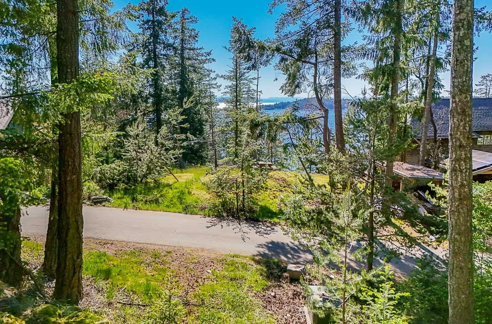 Property for sale at 1795 Emily Lane Bowen Island British Columbia - MLS: R3051181