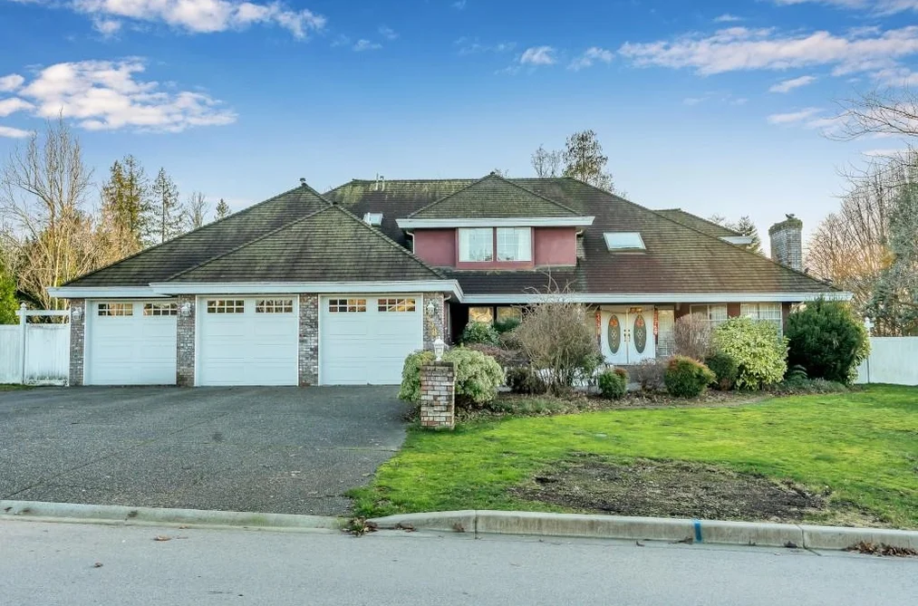 House for sale at 17986 67 Avenue Surrey British Columbia - MLS: R3113896