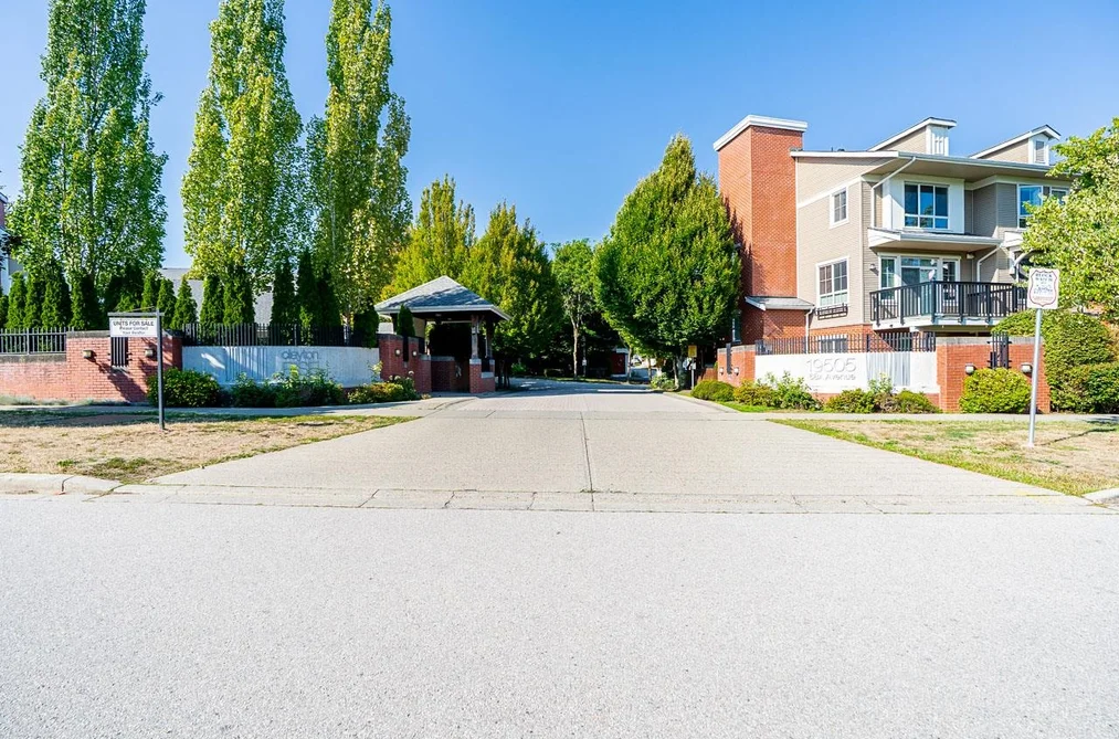 Townhouse for sale at 18 19505 68a Avenue Surrey British Columbia - MLS: R3152026
