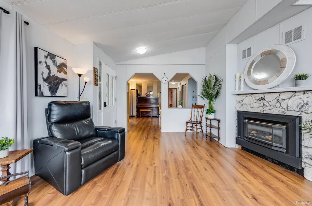 18 2120 KING GEORGE BOULEVARD, Surrey BC V4A 6Y8, Surrey BC — Residential for Sale - Photo 4