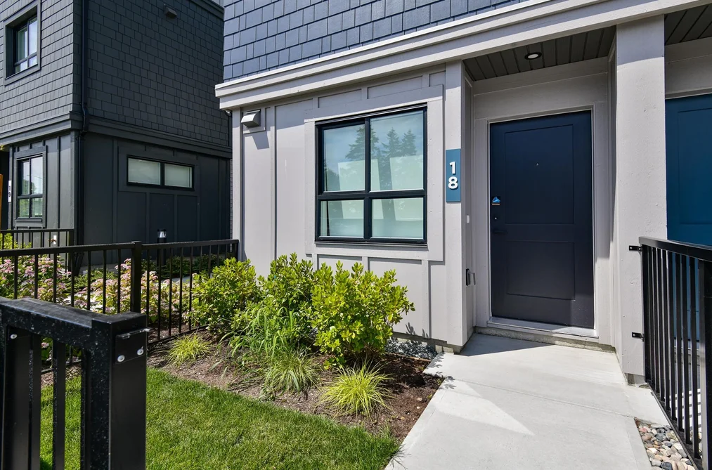 18 33252 KINGSTON AVENUE, Abbotsford BC V2S 0R6, Abbotsford BC — Residential for Sale — Photo 3 of 40