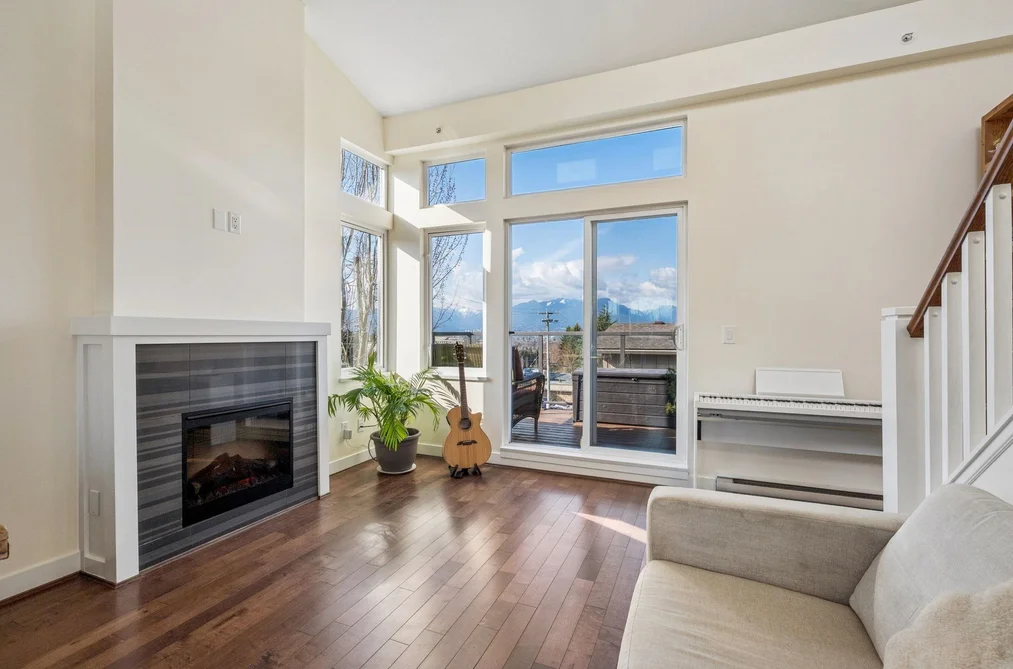 18 3788 LAUREL STREET, Burnaby BC V5G 1M7, Burnaby BC — Residential for Sale - Photo 2