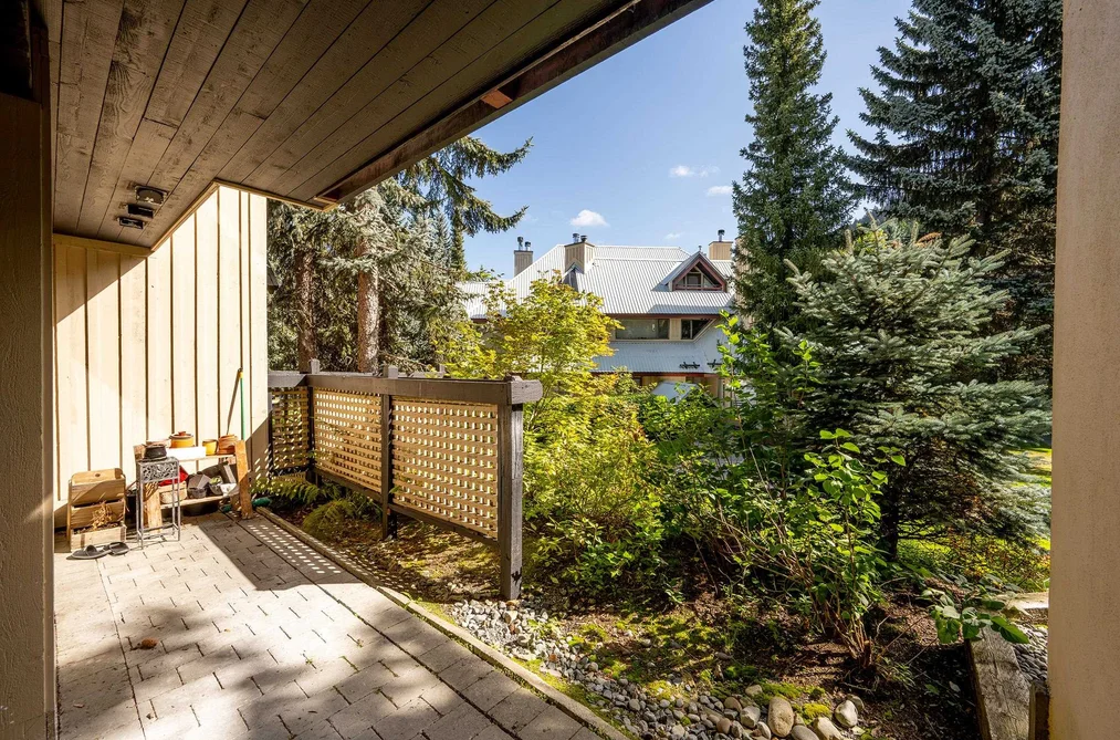 18-4637 Blackcomb Way, Whistler, BC - Townhouse for Sale - Photo 10 of 17 18-4637 Blackcomb Way, Whistler, BC - Townhouse for Sale - Photo 10 of 17