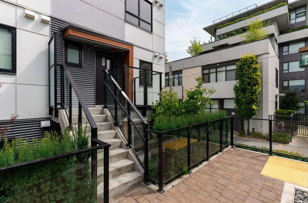 18 520 W 28TH AVENUE, Vancouver BC V5Z 2H1, Vancouver BC — Residential for Sale — Photo 2 of 24
