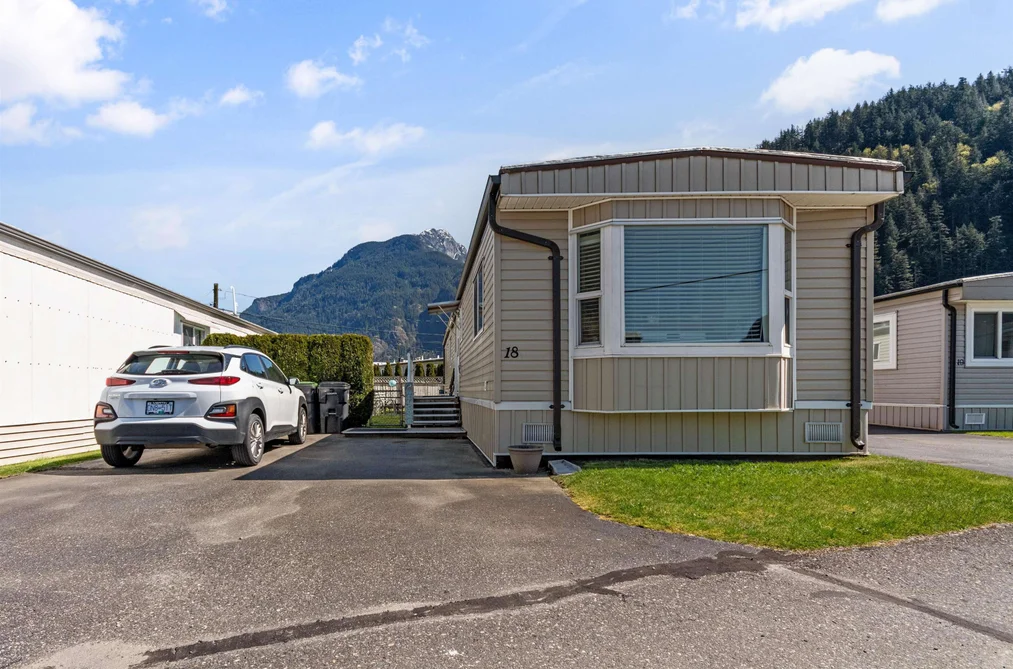 Manufactured Home for sale at 18 62780 Flood Hope Road Hope British Columbia - MLS: R3104893