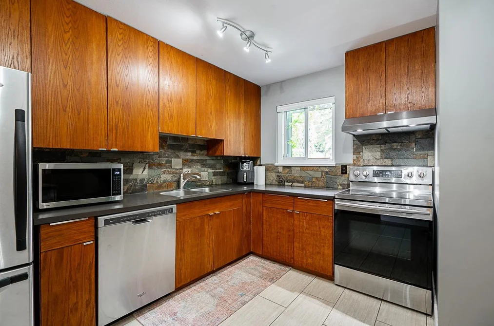 18 6613 138 STREET, Surrey BC V3W 5G7, Surrey BC — Residential for Sale - Photo 2