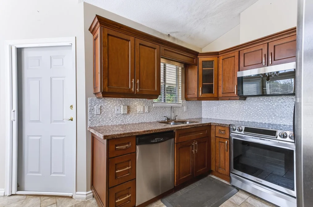 18-9208 208 Street, Langley, BC - Townhouse for Sale - Photo 10 of 39 18-9208 208 Street, Langley, BC - Townhouse for Sale - Photo 10 of 39