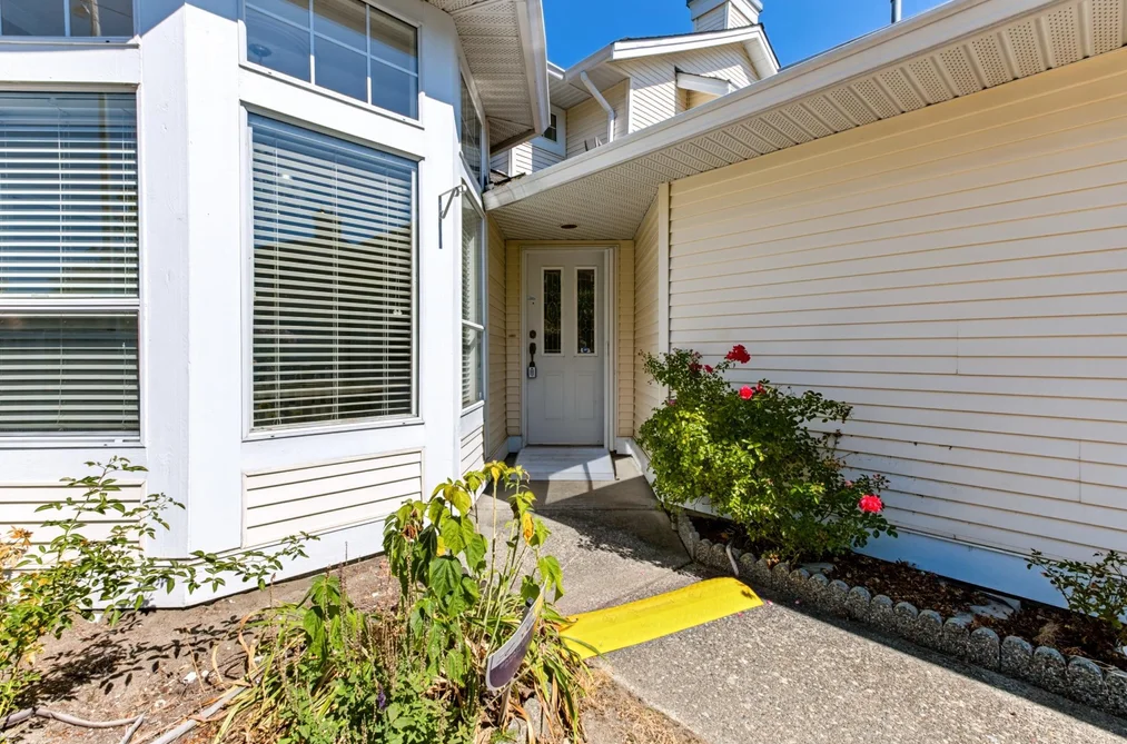 18-9208 208 Street, Langley, BC - Townhouse for Sale - Photo 2 of 39 18-9208 208 Street, Langley, BC - Townhouse for Sale - Photo 2 of 39