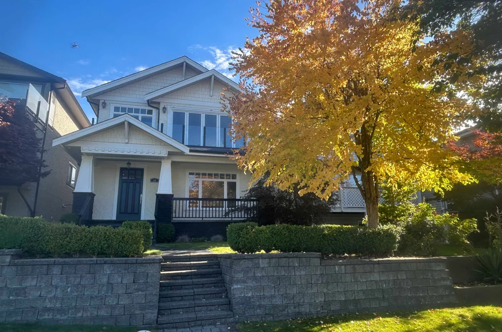 House for sale at 18 Hythe Avenue Burnaby British Columbia - MLS: R3116424