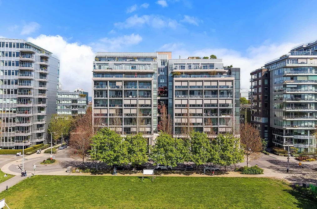 180 ATHLETES WAY, Vancouver BC V5Y 0B5, Vancouver BC — Residential for Sale - Photo 2