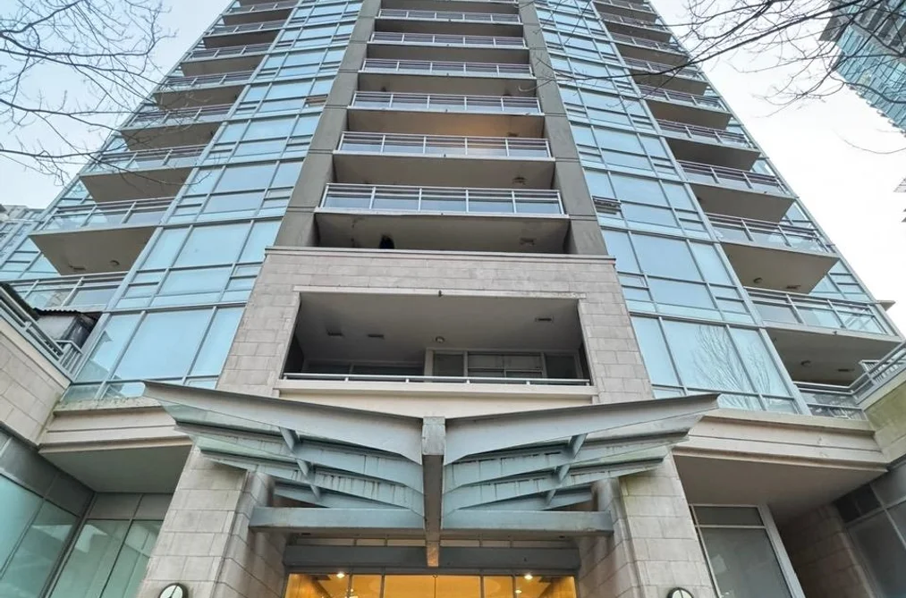 Condo for sale at 1803 2978 Glen Drive Coquitlam British Columbia - MLS: R3096747