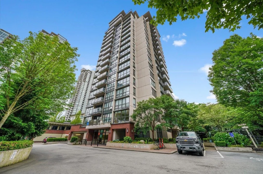 Condo for sale at 1804 2959 Glen Drive Coquitlam British Columbia - MLS: R3158877