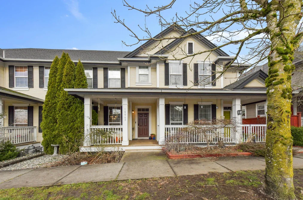 Row House (Non-Strata) for sale at 18043 70 Avenue Surrey British Columbia - MLS: R3091150