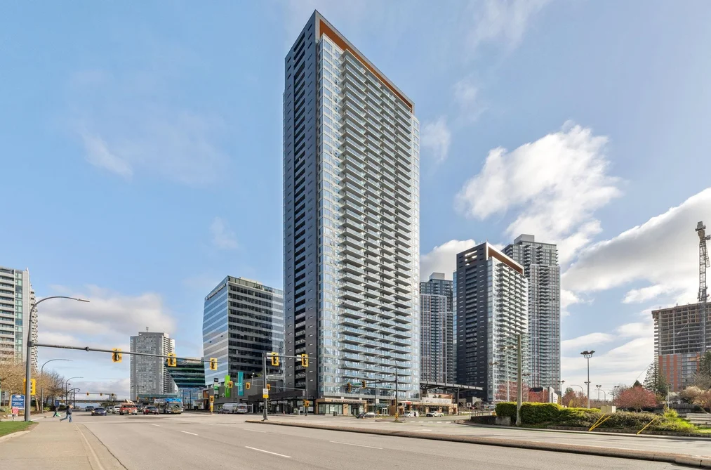 Condo for sale at 1805 13615 Fraser Highway Surrey British Columbia - MLS: R3152482