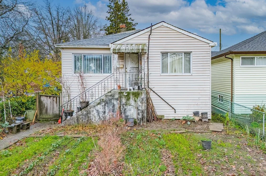 House for sale at 1805 E 51st Avenue Vancouver British Columbia - MLS: R3081578